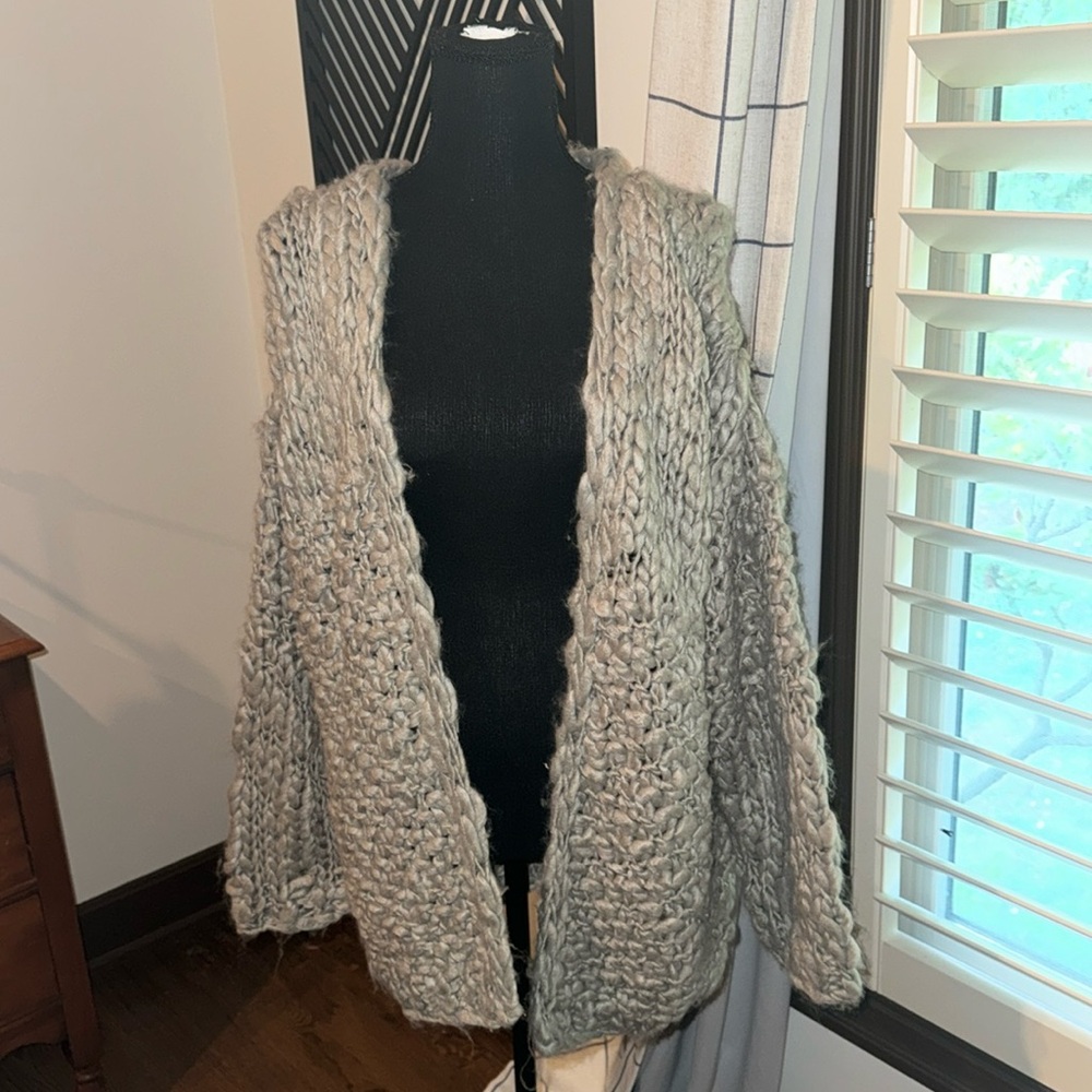 POL thick chunky gray sweater medium